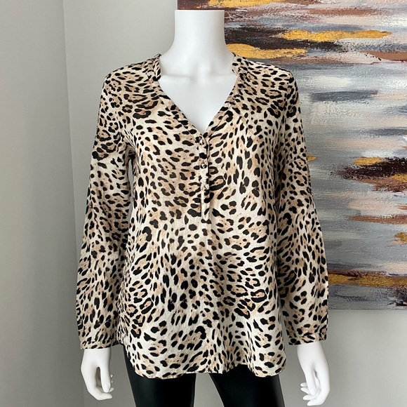 Zara Tops - ZARA Leopard Print Lightweight Top